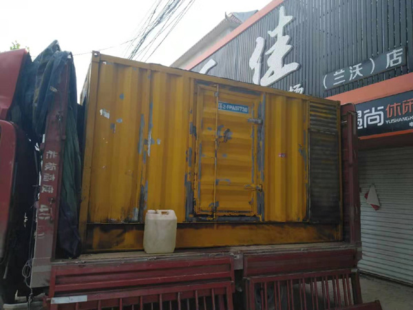 五台发电机组功率与使用时间之间的关系