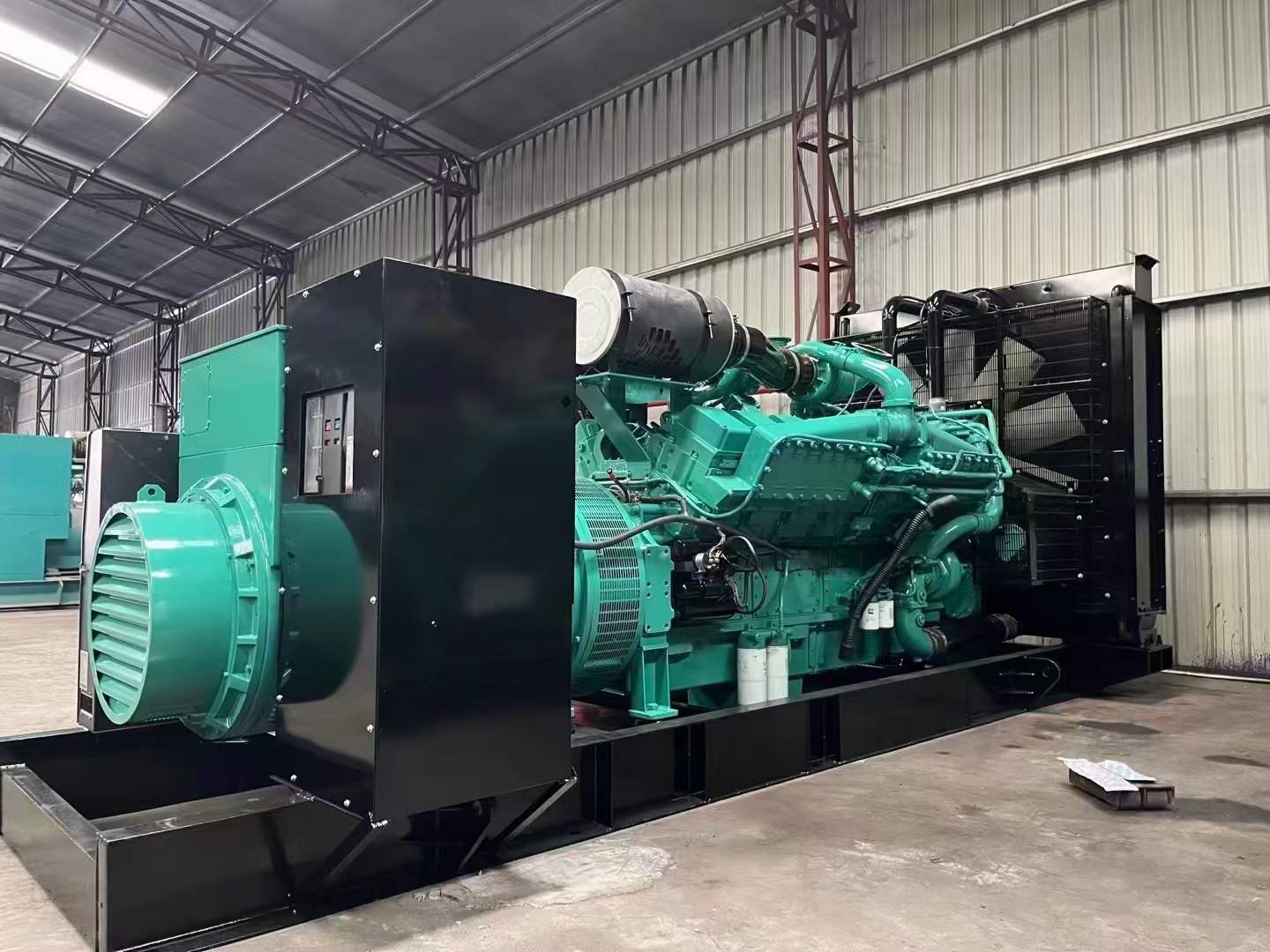 五台如何降低 800kW 柴油发电机输出电流的波动？
